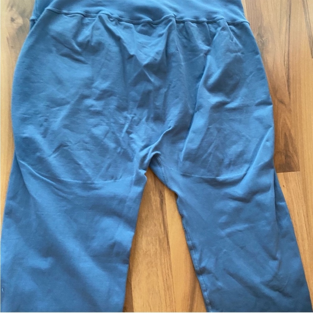 SHEFIT Women’s 2 Luxe Ombré Blue Leggings - Picture 6 of 10